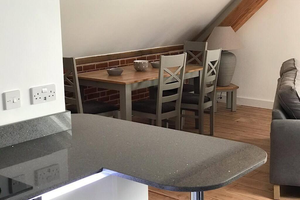 Beautiful Rural Apt, Walking Distance To Three Choirs Vineyard/Brassiere Gloucestershire Appartement Newent Buitenkant foto